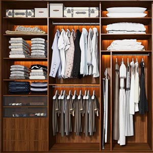 Готовый шкаф для одежды или заказная гардеробная
